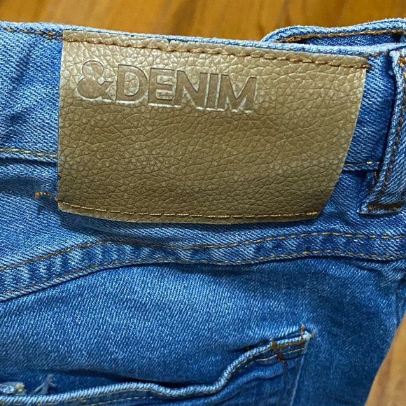 H&M Kids Jeans Size 6-7 Years (PRE-LOVED) - Picture 4 of 8
